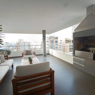 VENDO EXCLUSIVO DPTO TRIPLEX REMODELADO 303.72 M2 X CUADRA 12 DE PARDO X MALECON