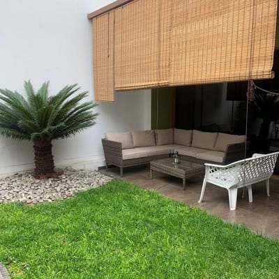 VENDO LINDA CASA REMODELADA 250 M2 A 1/2 CUADRA DE PARQUE X SIMON SALGUERO SURCO