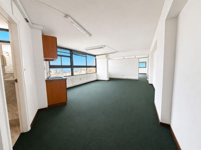 Oficina de 117 m² en Tres Cruces  con terraza #1105