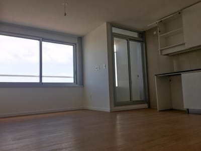 Venta con renta 2 dormitorios con garaje en Malvín - E-Tower Sky #1307