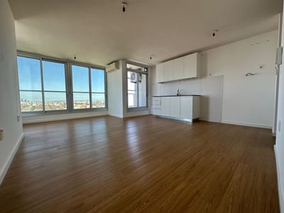 Venta con renta apto 2 dormitorios con garaje doble - Estrellas del Sur 2401