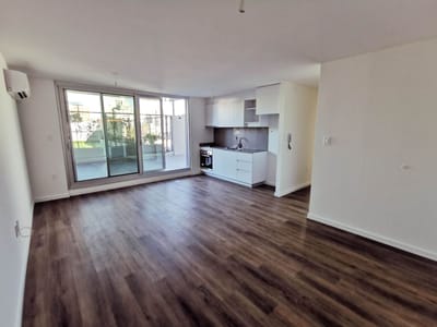 Venta con renta apartamento 2 dormitorios con garaje y patio - Initium #104