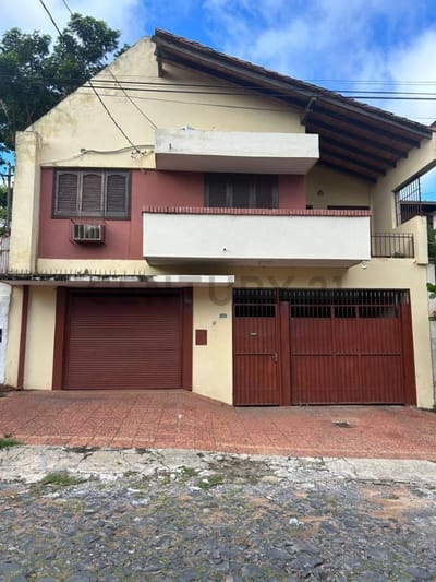 EN VENTA CASA EN BARRIO SAN VICENTE