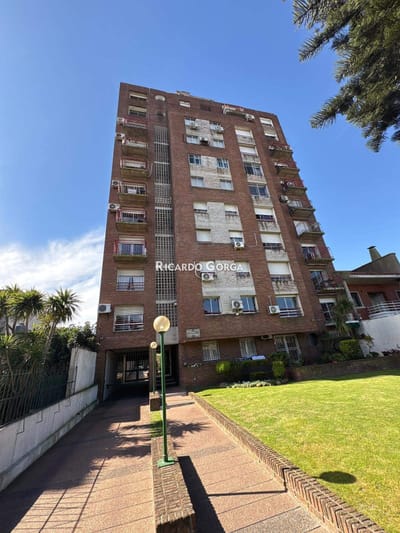 Apartamento en venta sobre Luis A de Herrera próximo Nuevocentro - La Blanqueada