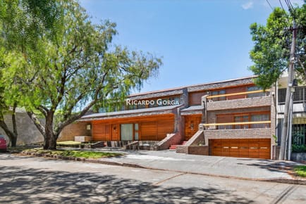 Hermoso chalet, 2 casas, 6 dormitorios, Fondo, Piscina en Prado