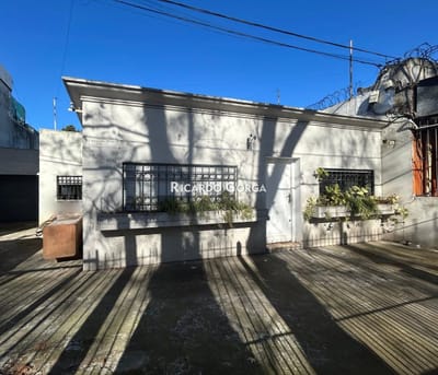 Casa en venta para reciclar sobre Carlos Maria Ramirez - Belvedere