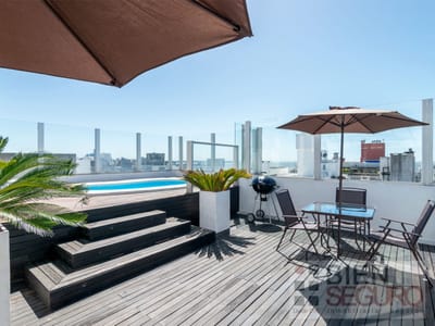 Impecable monoambiente en alquiler en Pocitos. Con piscina, solarium y otros amenities.