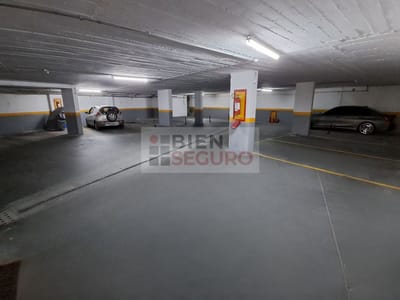 Oportunidad. Cómodos garajes fijos en alquiler en Puerto de Buceo