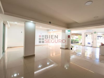 Excelente local comercial muy bien ubicado, en venta en Carrasco