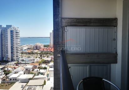 Apartamento en Alquiler temporal en Punta del Este,  cerca de playa brava con parrillero propio, piscina, 2 dormitorios