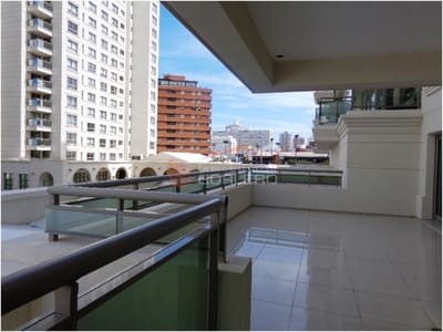 Espectacular Torre en Punta del Este, Venta y Alquiler de Apartamento a metros de playa brava con todos los servicios