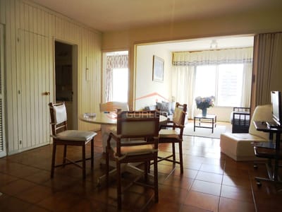 Apartamento en Alquiler en  Punta del Este, Península muy buena ubicación en el centro y  próximo a la playa y