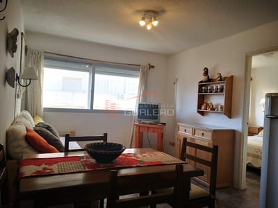 Venta y Alquiler Apartamento en Punta del Este, Península, 1 dormitorio a 1 cuadra de la playa brava y mansa. A una cuadra de la terminal.