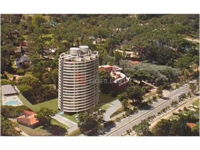 APARTAMENTO EN PUNTA DEL ESTE, ZONA ROOSEVELT
