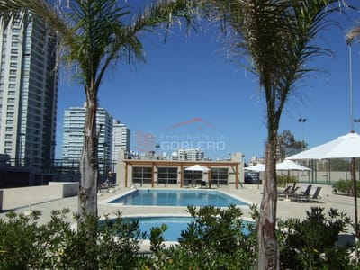 Apartamento en venta, frente a playa brava, Punta del Este