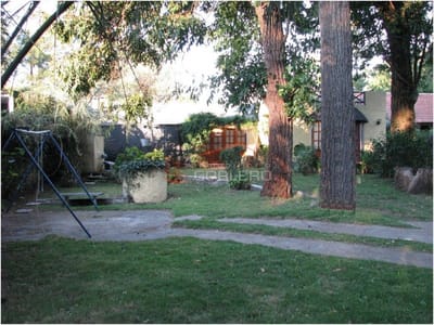 Casa de 4 dormitorios en Venta en Punta del Este, Pinares, muy lindo entorno