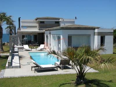 CHALET en PUNTA DEL ESTE, zona MANANTIALES