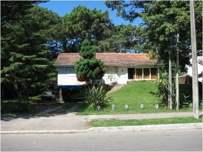 Casa en Venta en Punta del Este, Excelente entorno! con gran potencial!! Apto para proyecto.