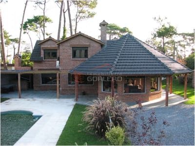 Casa en Alquiler  en Punta del Este, Excelente zona en la mansa