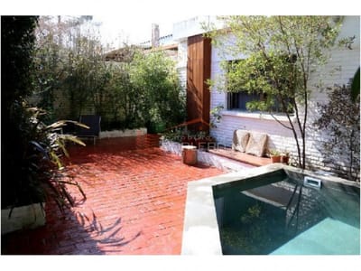 Apartamento en Mansa, PUNTA DEL ESTE con piscina pequeña y parrillero
