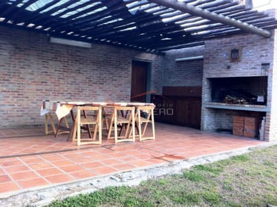 Casa en venta y alquiler de verano en Punta del Este, Barrio Córdoba - 3 dormitorios y parrillero