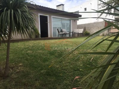 Venta y alquiler de Casa en Punta del Este, zona Pinares - 3 dormitorios - Parrillero