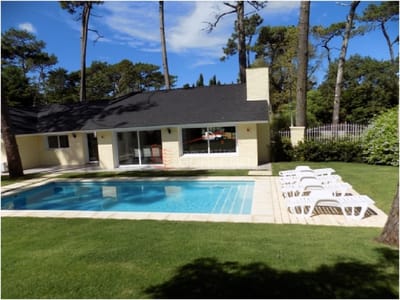 Espectacular casa en venta en Punta del Este, zona de playa Mansa *4 dormitorios
