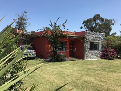 Alquiler de Casa en Punta del Este, Balneario Buenos Aires cerca de Manantiales 3 dormitorios y parrillero