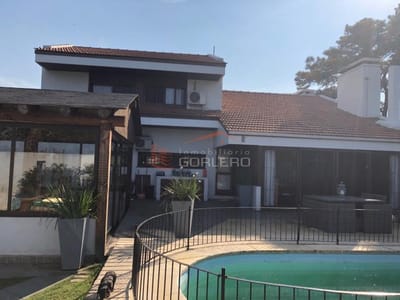 Venta de Casa en Punta del Este, Pinares, Excelente construcción, 4 dormitorios, piscina