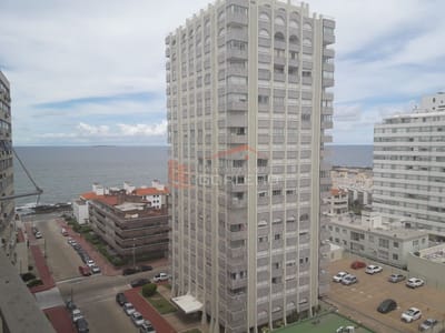 Apartamento a la venta y alquiler en Punta del Este, zona Península.