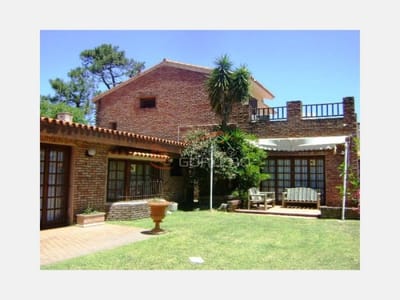 Casa en  Venta en Punta del Este, Mansa a 50 m de la playa!!!