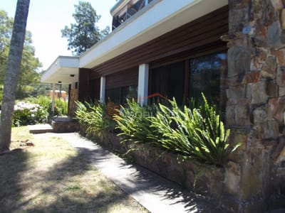 Casa en Alquiler en Punta del Este, San Rafael cerca de playa Brava *3 dormitorios