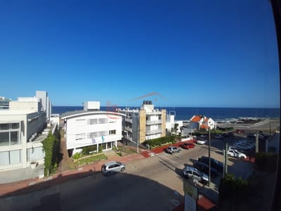 Venta de apartamento en Punta del Este, Península a pasos del puerto.