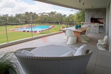 APARTAMENTO EN PUNTA DEL ESTE, FRENTE AL MAR, BRAVA