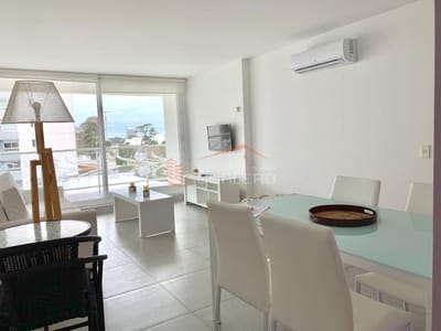 Venta de Apartamento de Dos Dormitorios en Yoo Punta del Este