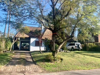 Casa en Altos del Pinar - Maldonado