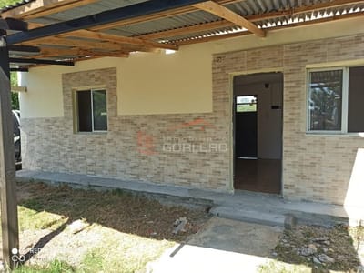 Casa en Alquiler en Maldonado, La Candelaria,  cuenta con 2 dormitorios, baño, posibilidad de venta de terreno con 5 aptos y casa