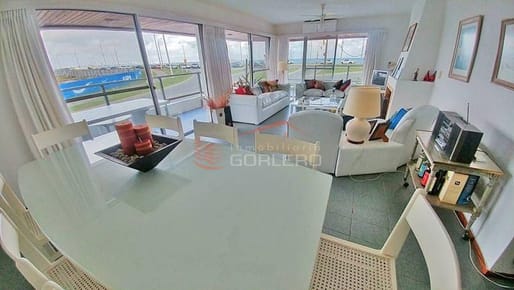 Apartamento en venta Playa Mansa 4 dormitorios