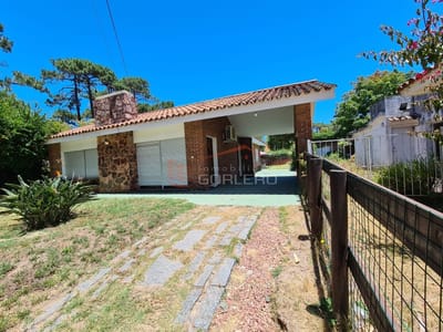 Casa en Alquiler Anual en Punta del Este, zona San Rafael,  muy lindo entorno