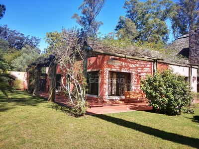 Casa en Venta  y Alquiler en Punta del Este, Pinares, con muy lindo entorno, Excelente Opción!!! con piscina