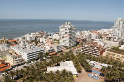 Venta de Apartamento en Punta del Este, Península, excelente ubicación, con espectacular vista al mar