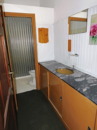 Venta y Alquiler de  Local Comercial en  Punta del Este, punto estratégico de Avda. Roosevelt.
