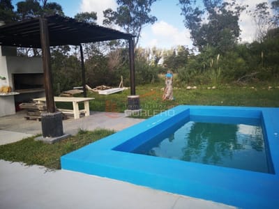 Casa en Venta y alquiler anual de 2 dormitorios y piscina en Santa Mónica - Maldonado