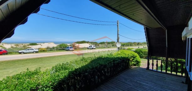 Casa en venta frente al mar, Playa Hermosa, proximo a Piriapolis