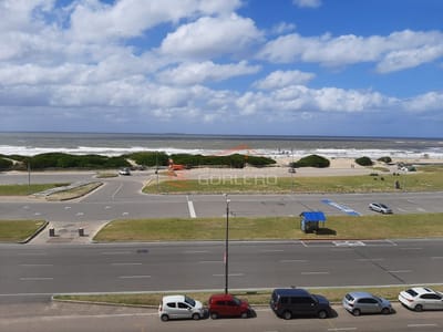 PUNTA DEL ESTE, apartamento zona BRAVA