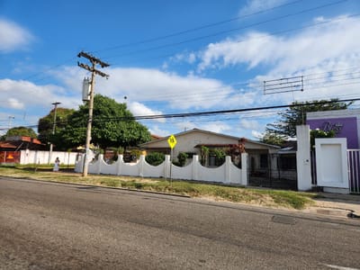 Terreno en esquina en venta  Uso de suelo mixto. 