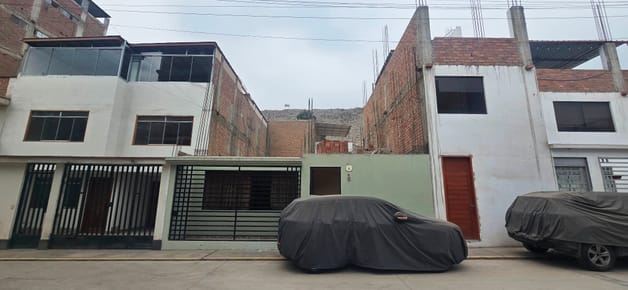 CASA EN VENTA 126 M2 URB. EL REMANSO DE SANTA CLARA – ATE