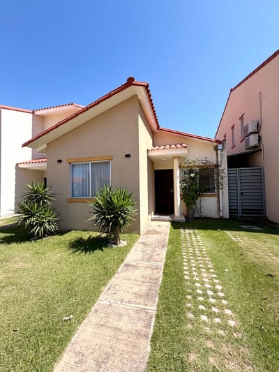 CASA EN VENTA DE 2 DORMITORIOS EN CONDOMINIO, NORTE 