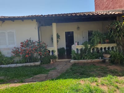 Vendo casa en Luque, zona Garden