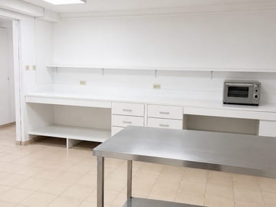 ALQUILO OFICINA O SALÓN COMERCIAL ZONA SHOPPING DEL SOL